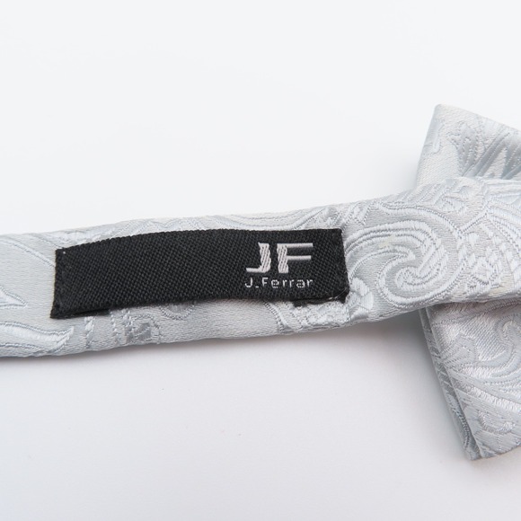 J Ferrar Bow Tie Silver Paisley 2.25" Wide Pre Tie Polyester Tuxedo Formal - Picture 2 of 4